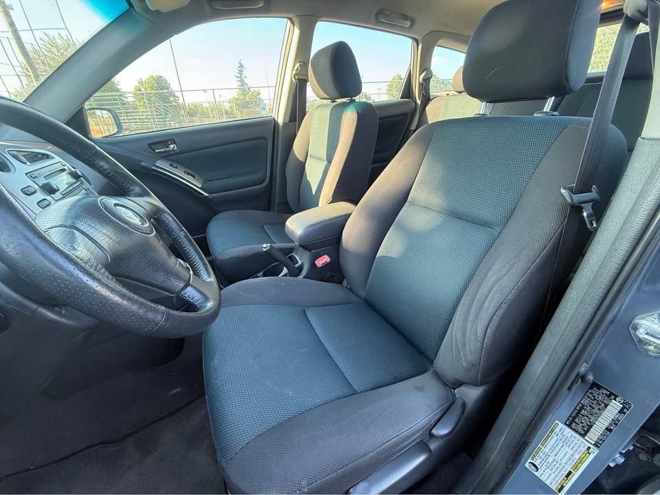 2005 Toyota Matrix Image 2