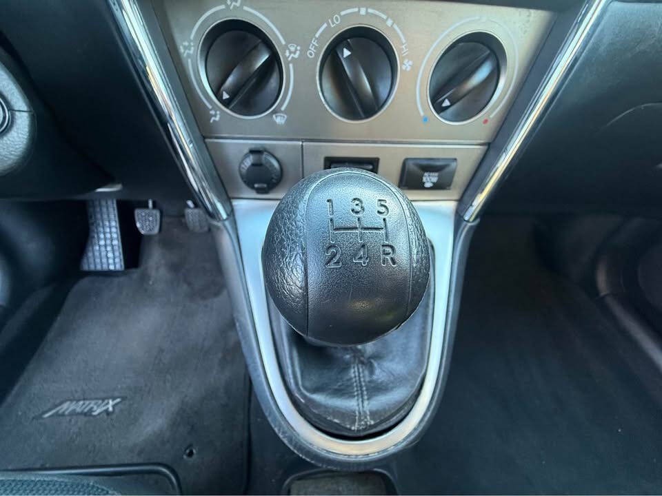 2005 Toyota Matrix Image 9