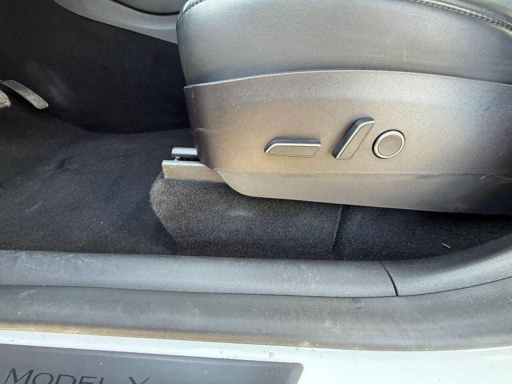 2021 Tesla Model Y Image 18
