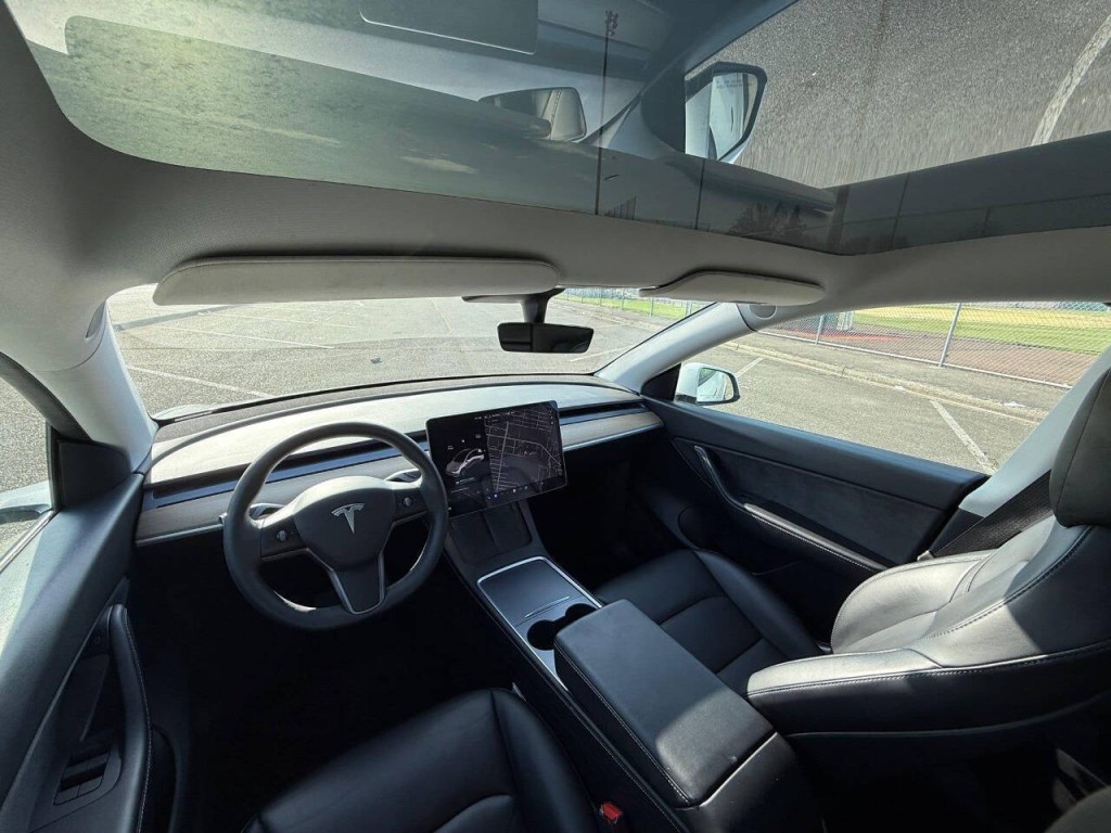 2021 Tesla Model Y Image 21