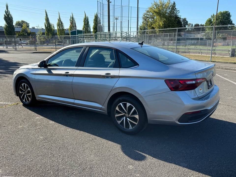 2024 Volkswagen Jetta Image 3