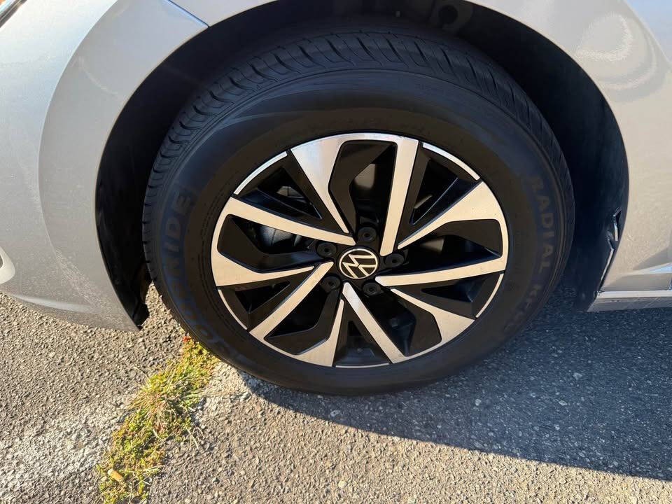 2024 Volkswagen Jetta Image 9