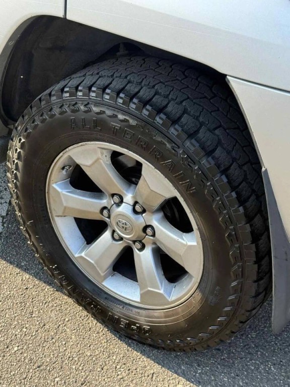 2003 Toyota 4Runner Image 2