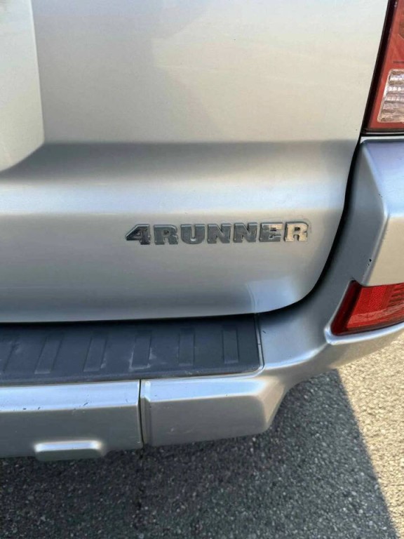 2003 Toyota 4Runner Image 13