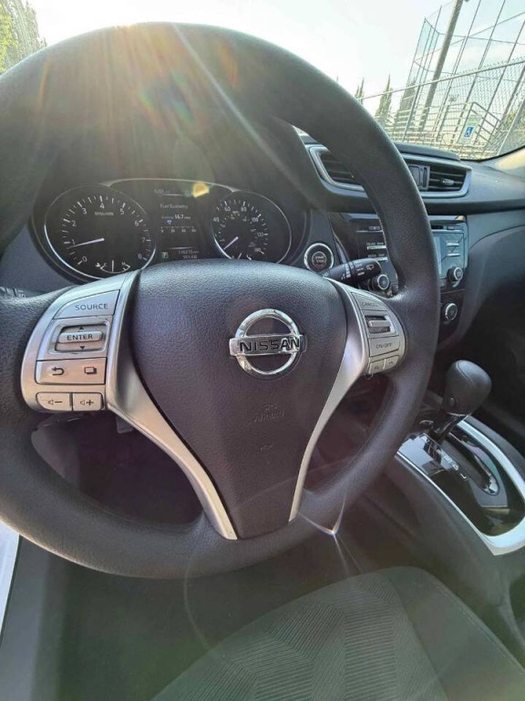 2015 Nissan Rogue Image 17