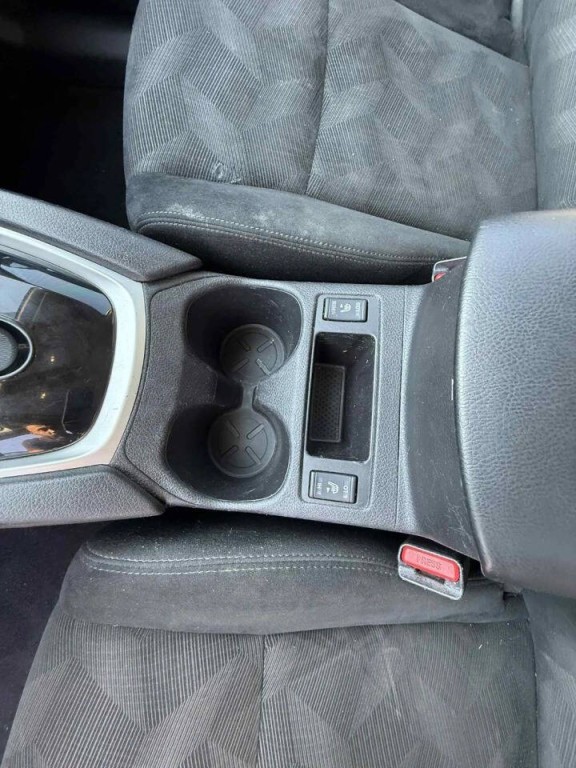 2015 Nissan Rogue Image 29