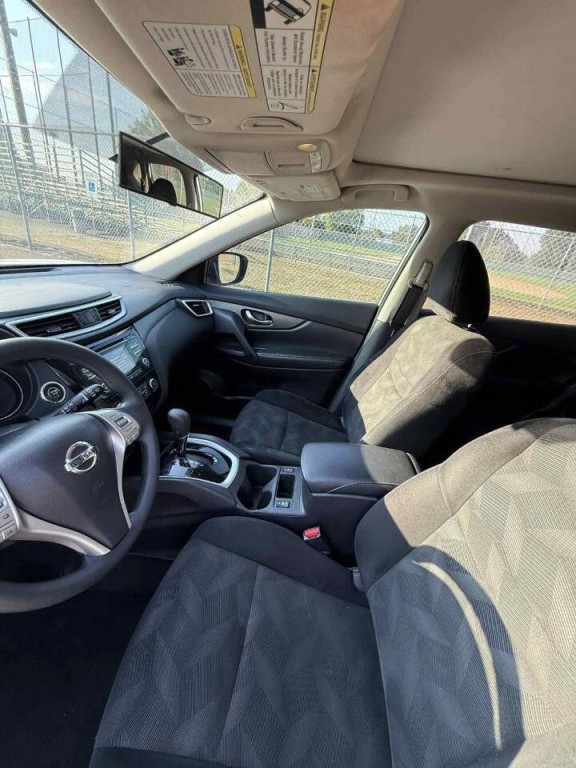 2015 Nissan Rogue Image 30