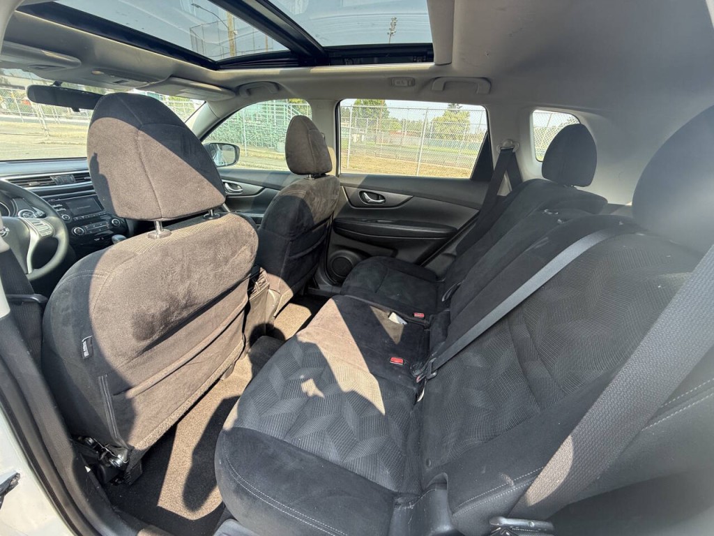 2015 Nissan Rogue Image 8