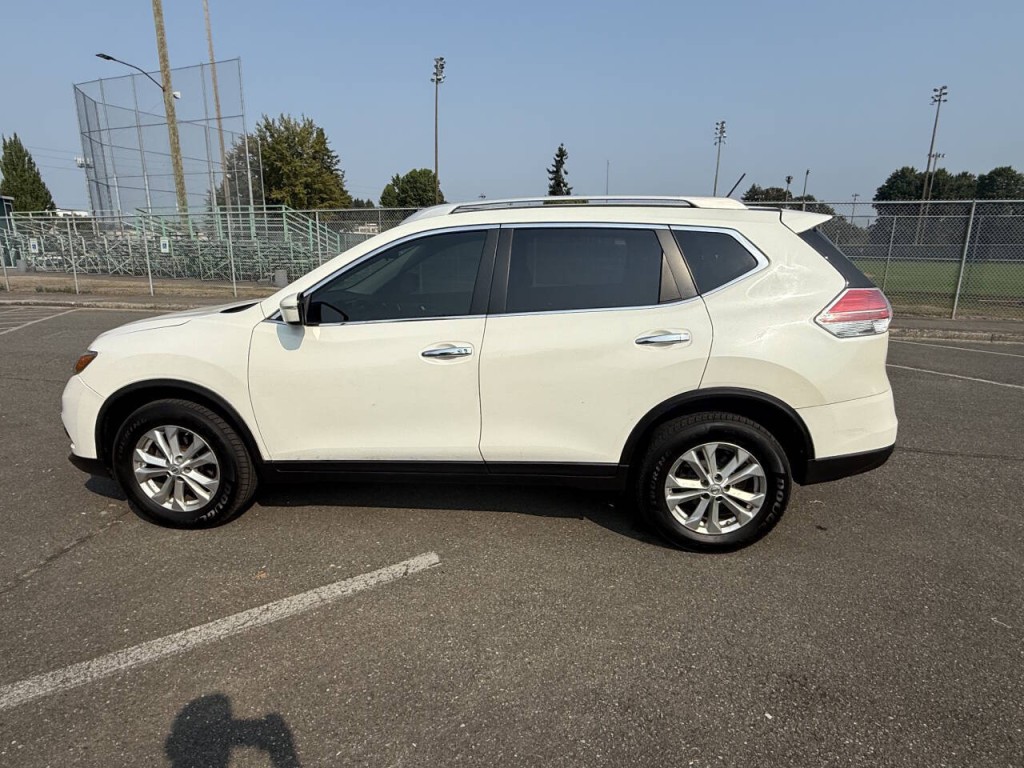 2015 Nissan Rogue Image 9