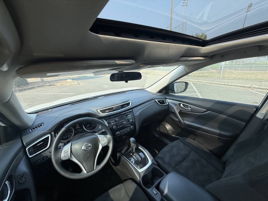 2015 Nissan Rogue Image 11