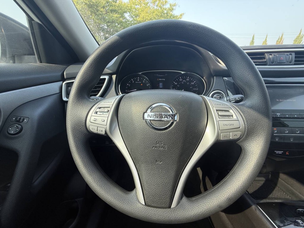 2015 Nissan Rogue Image 14