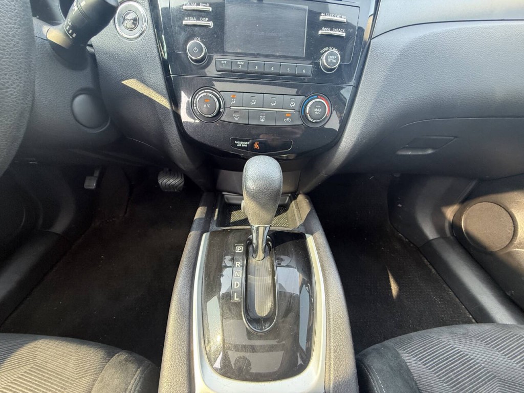 2015 Nissan Rogue Image 15