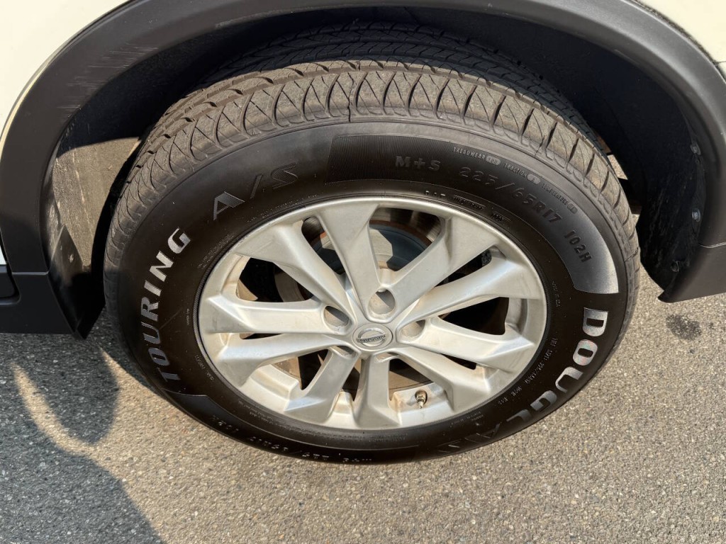 2015 Nissan Rogue Image 18