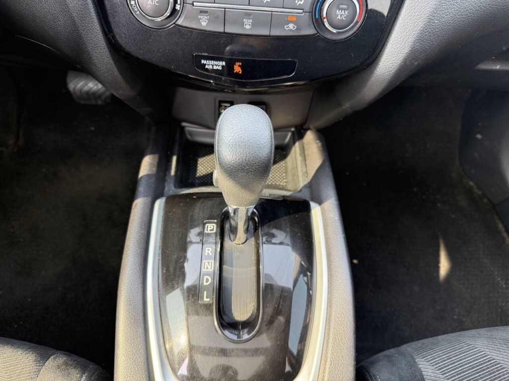 2015 Nissan Rogue Image 20