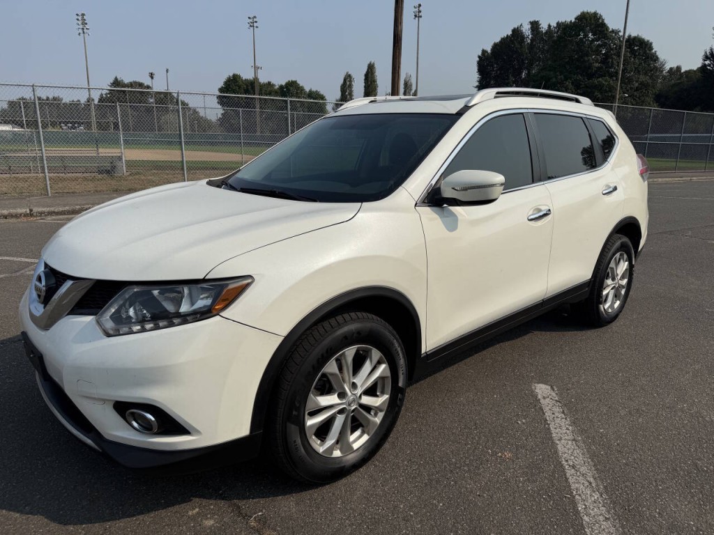 2015 Nissan Rogue Image 1