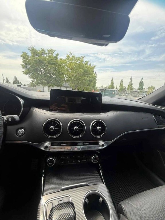 2022 Kia Stinger Image 24