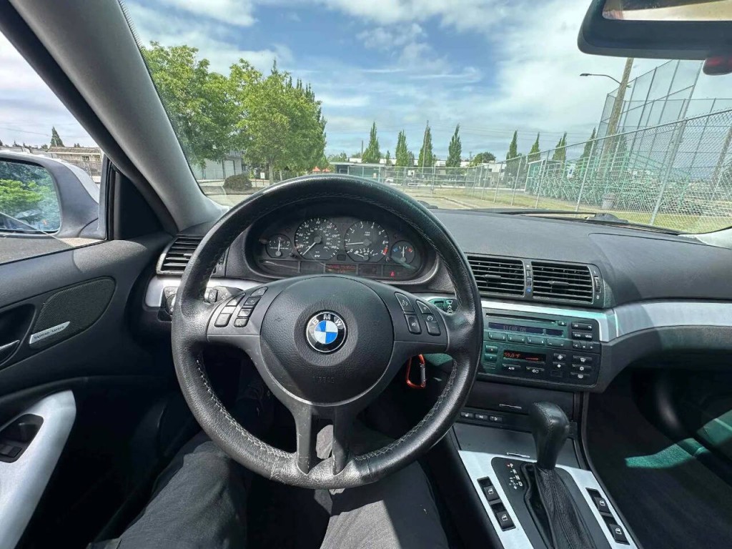 2004 BMW 3 Series Image 8