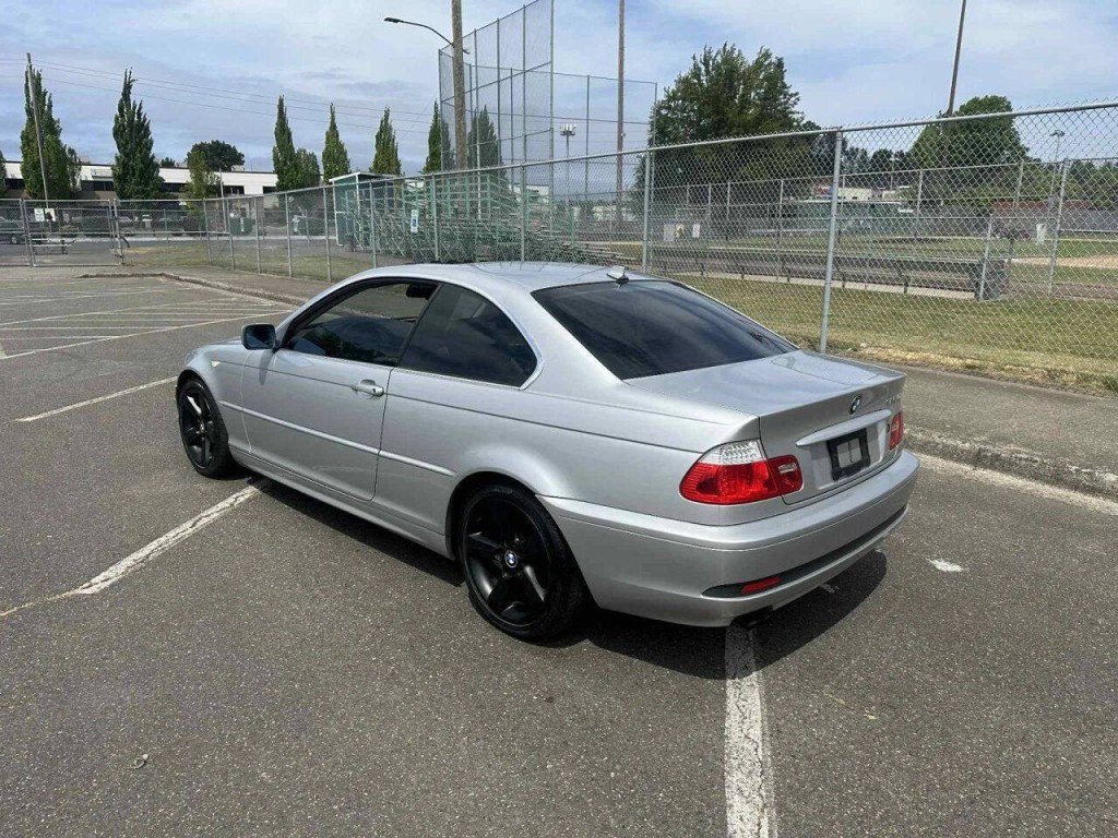 2004 BMW 3 Series Image 11