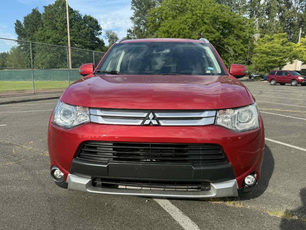 2015 Mitsubishi Outlander Image 2