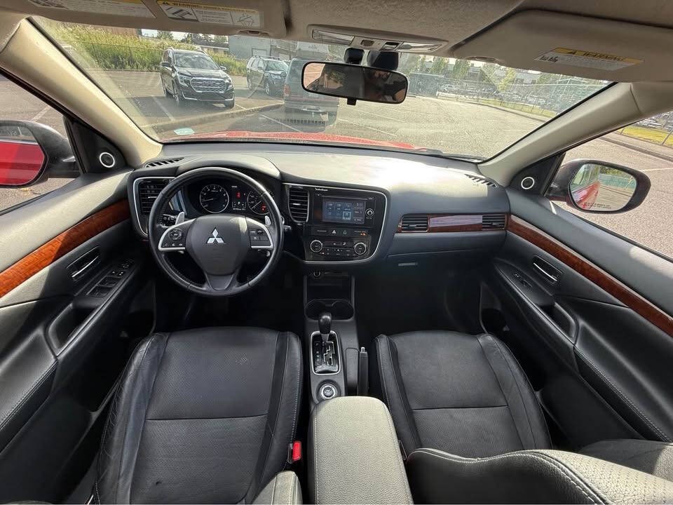 2015 Mitsubishi Outlander Image 14