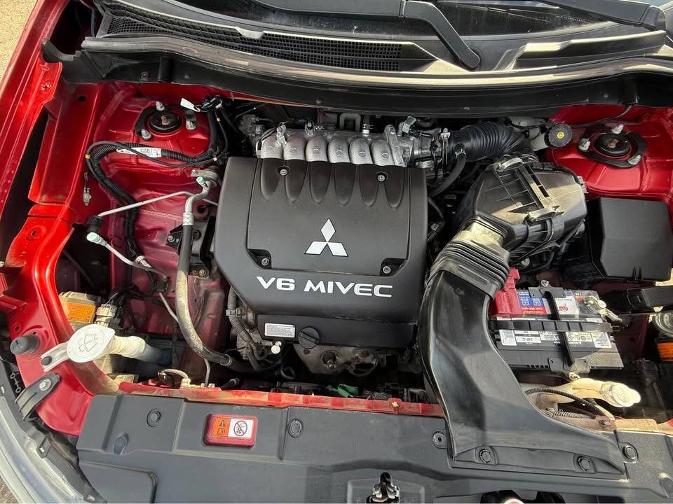 2015 Mitsubishi Outlander Image 16