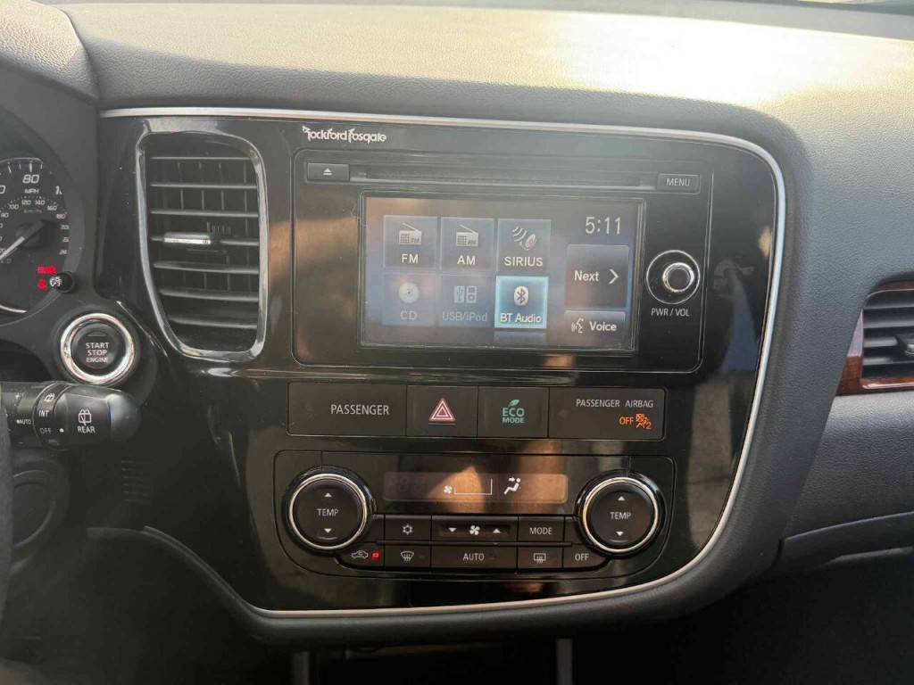 2015 Mitsubishi Outlander Image 26