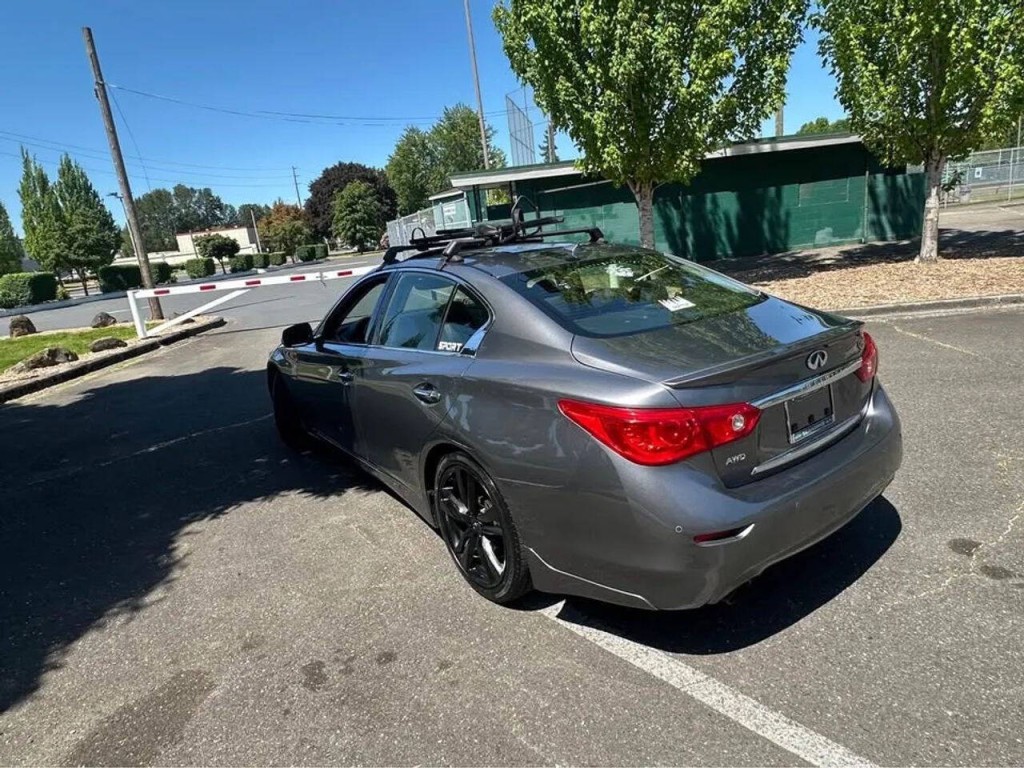 2015 INFINITI Q50 Image 7
