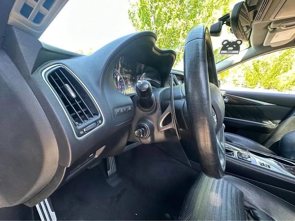 2015 INFINITI Q50 Image 10