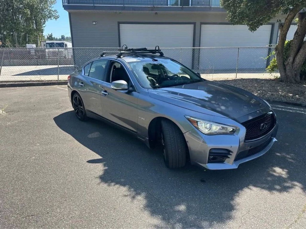 2015 INFINITI Q50 Image 15