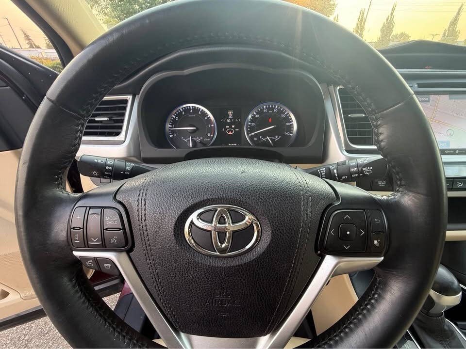 2015 Toyota Highlander Image 4