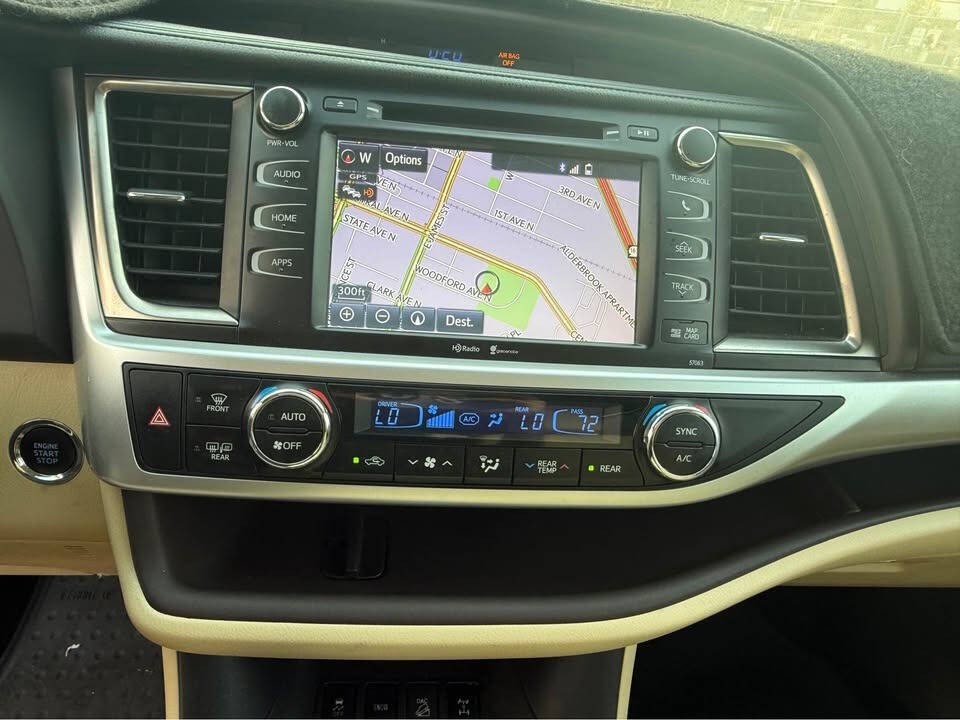 2015 Toyota Highlander Image 9