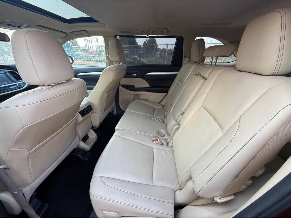 2015 Toyota Highlander Image 12