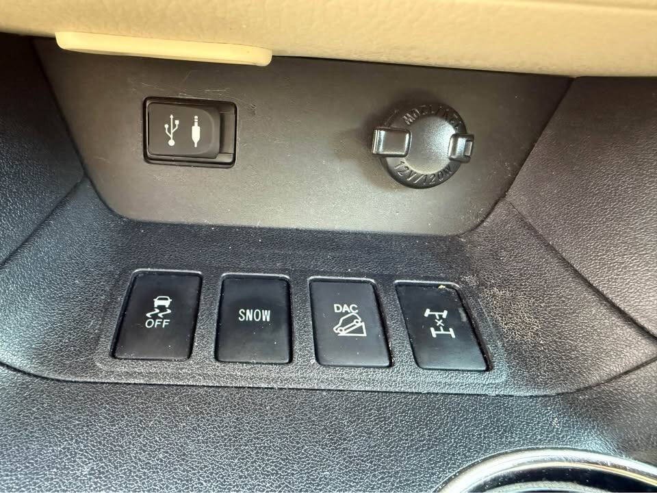 2015 Toyota Highlander Image 17