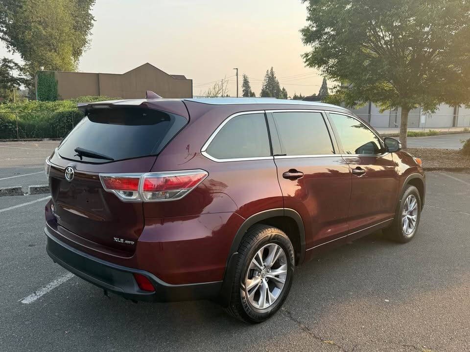2015 Toyota Highlander Image 19