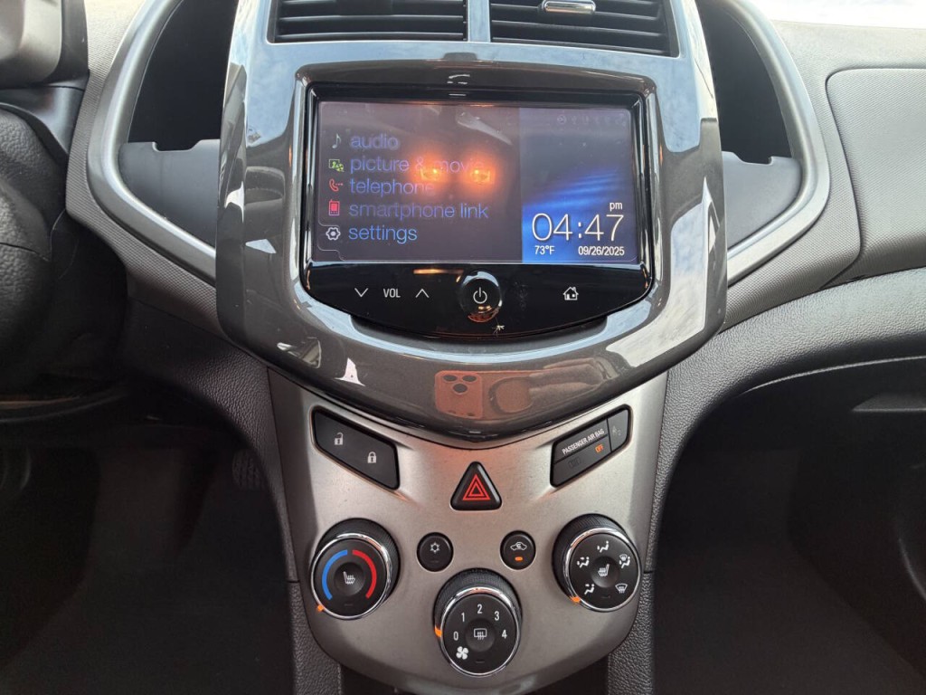 2016 Chevrolet Sonic Image 12