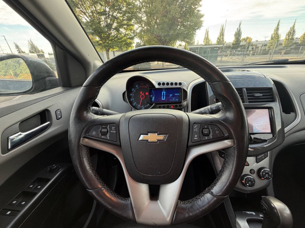 2016 Chevrolet Sonic Image 14