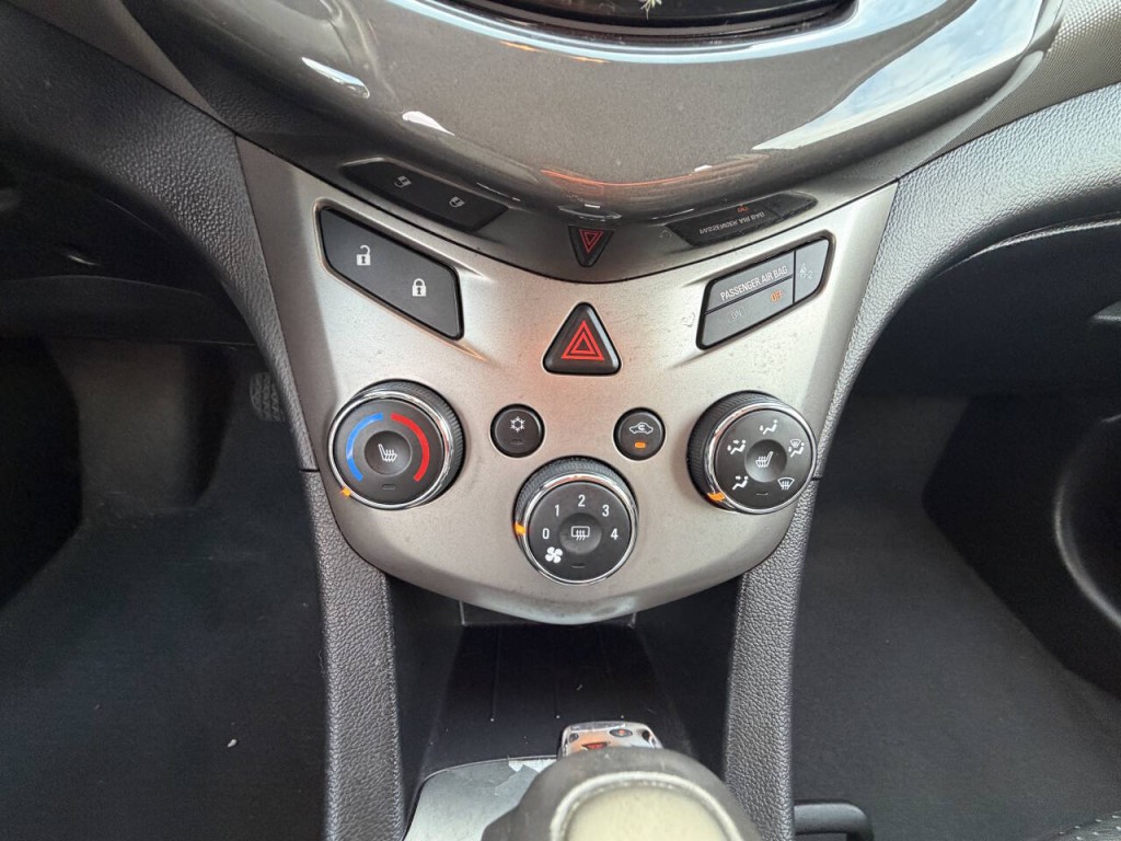 2016 Chevrolet Sonic Image 19