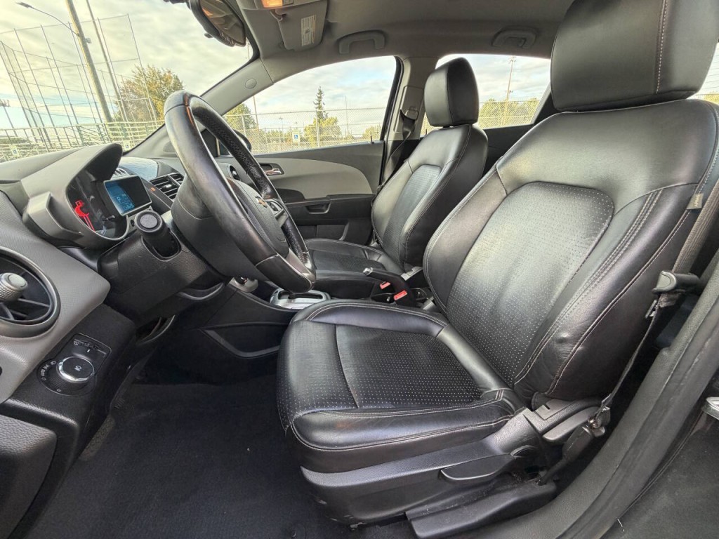 2016 Chevrolet Sonic Image 22
