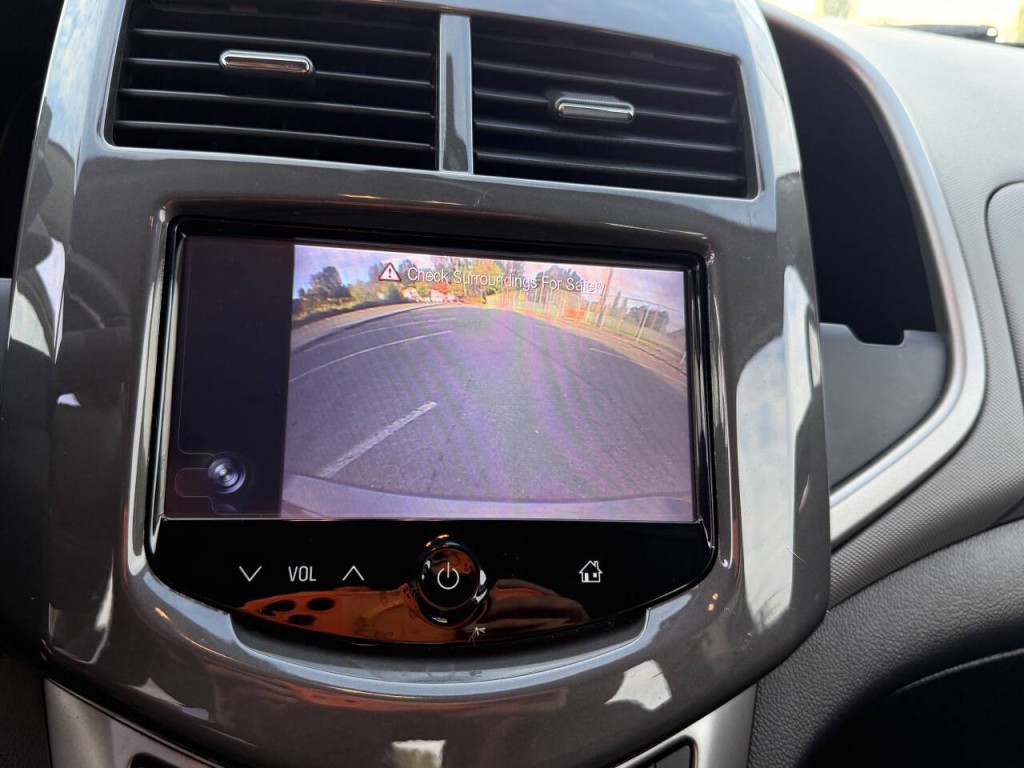2016 Chevrolet Sonic Image 24