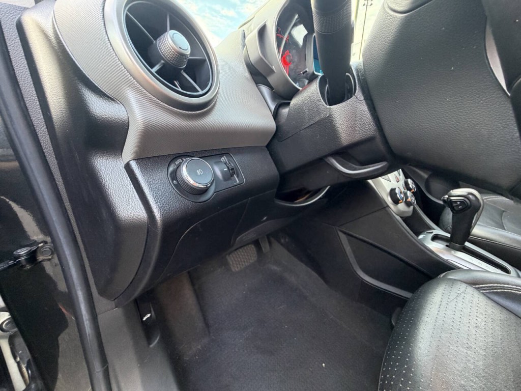2016 Chevrolet Sonic Image 25