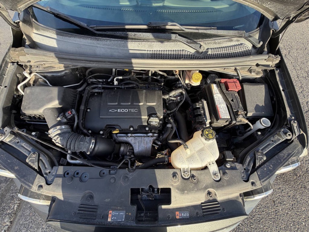 2016 Chevrolet Sonic Image 30