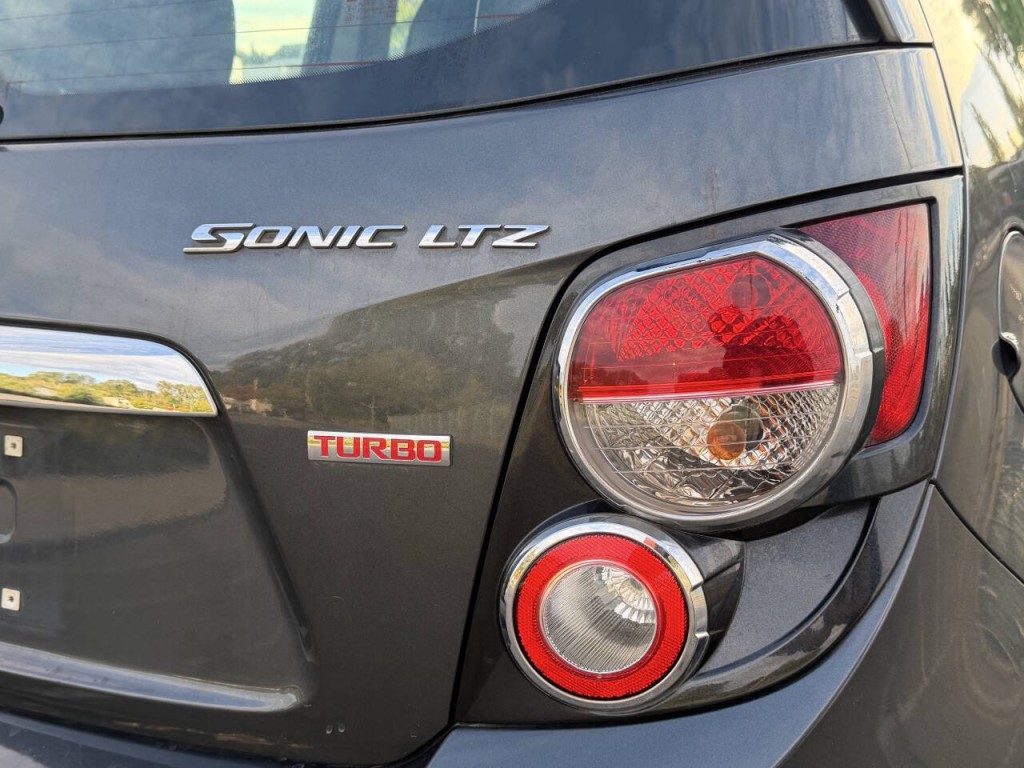 2016 Chevrolet Sonic Image 7