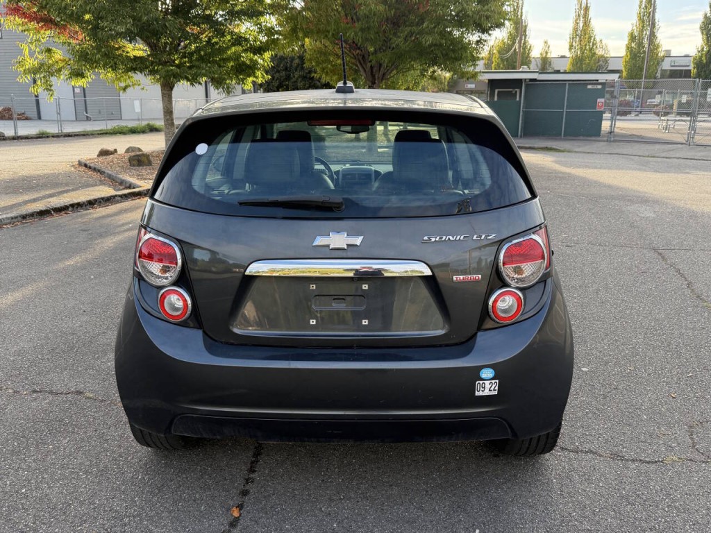 2016 Chevrolet Sonic Image 8
