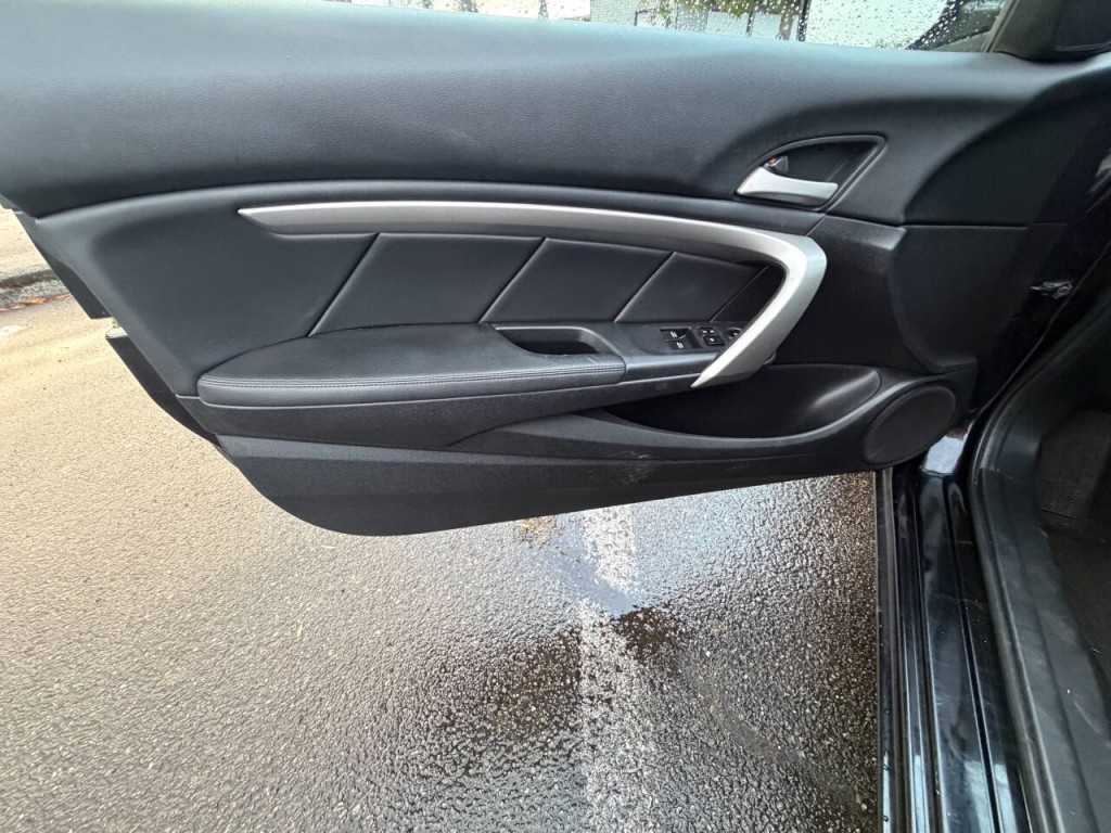 2012 Honda Accord Image 9