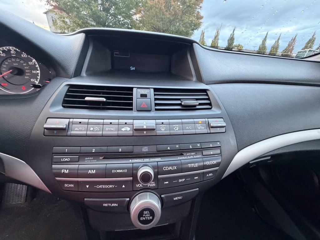 2012 Honda Accord Image 13