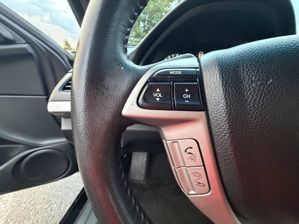 2012 Honda Accord Image 16