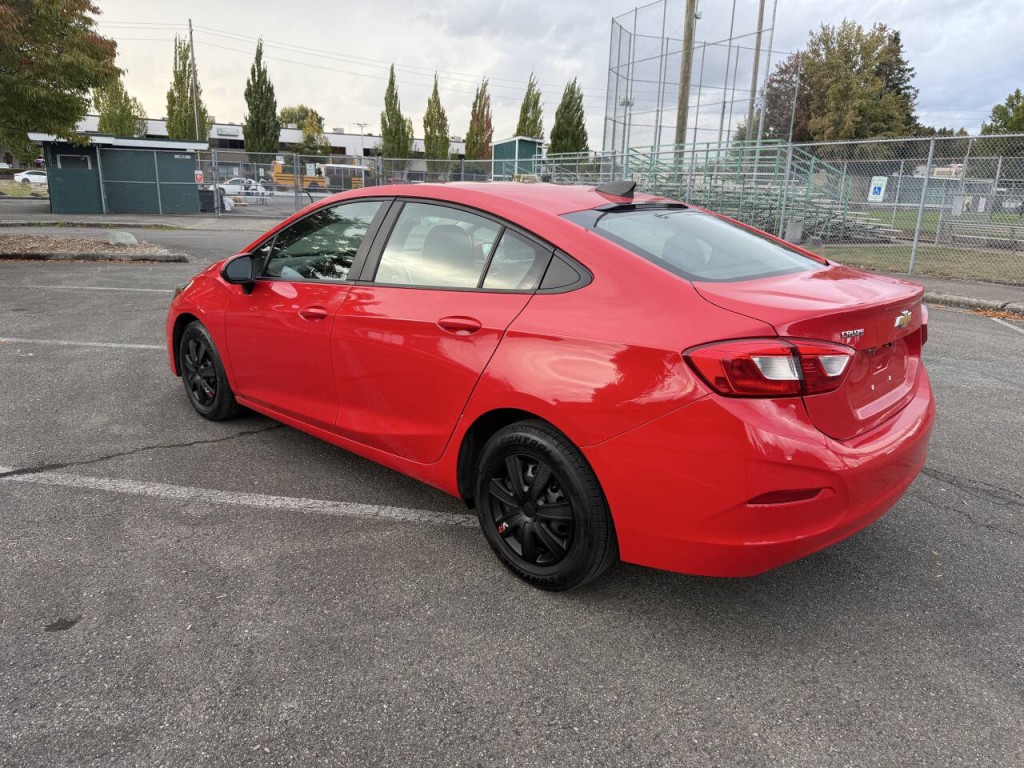 2018 Chevrolet Cruze Image 7