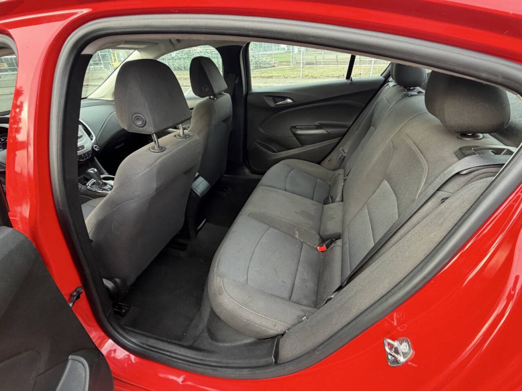 2018 Chevrolet Cruze Image 11