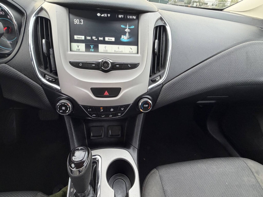 2018 Chevrolet Cruze Image 12