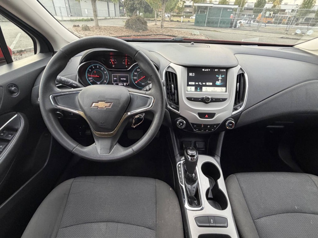 2018 Chevrolet Cruze Image 14